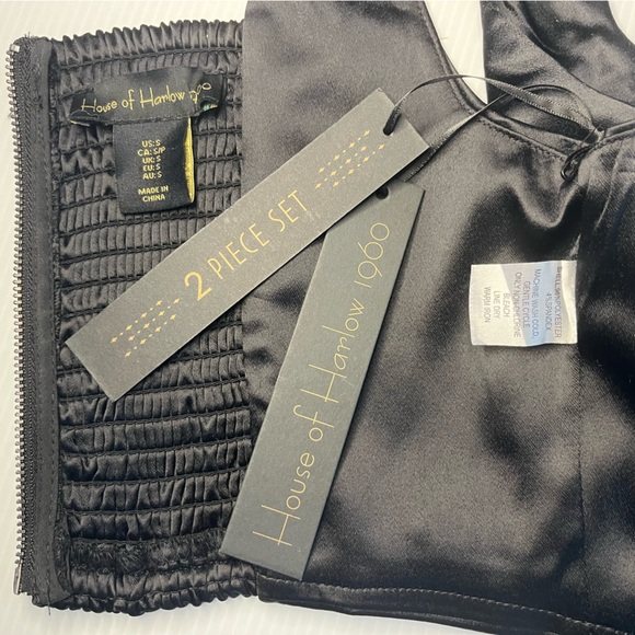 House of Harlow 1960 2 pc Sequenced Stretch pull-on Pant & Sateen Cropped Top - Picture 8 of 15